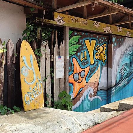 Отель La Y Surf Camp Бокас-дель-Торо Экстерьер фото